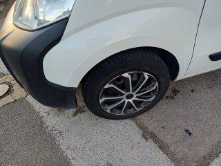 /photos/502/ce027887-9fa4-2ae0-1a2c-8ddda3810f8d_i320x240.jpg